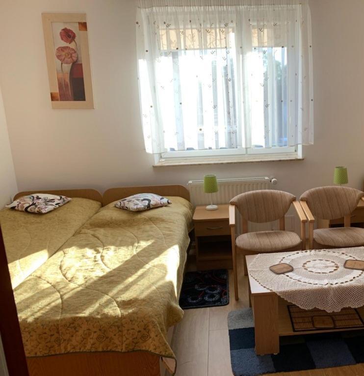 Pokoje Goscinne Matros Ustronie Morskie Exterior foto