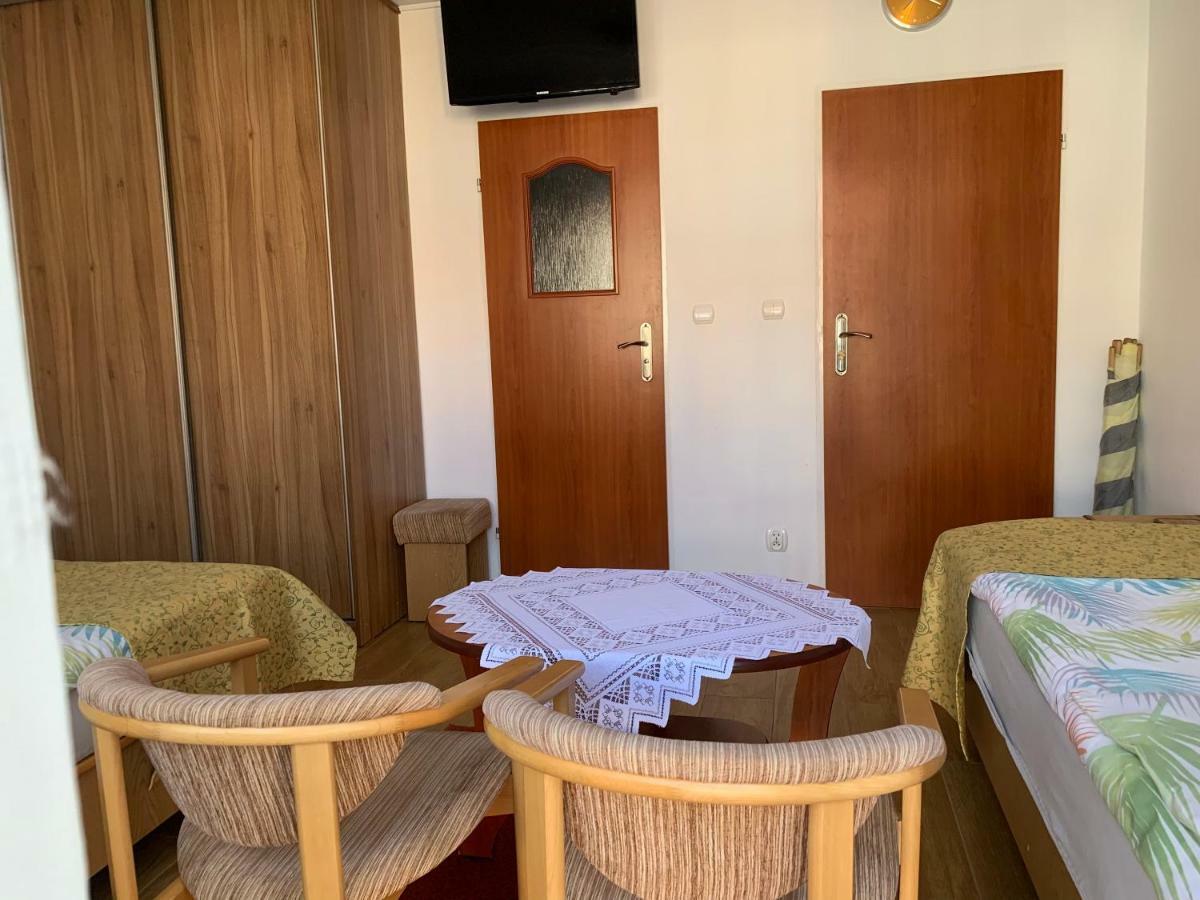 Pokoje Goscinne Matros Ustronie Morskie Exterior foto