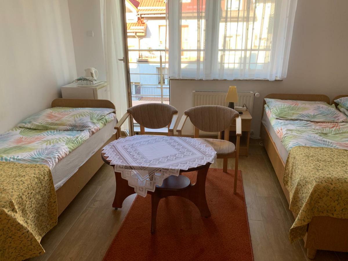 Pokoje Goscinne Matros Ustronie Morskie Exterior foto