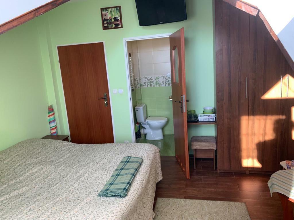Pokoje Goscinne Matros Ustronie Morskie Exterior foto